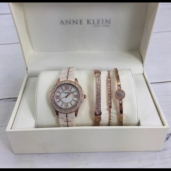 spoil her or yourself Watch Bracelet - Picture 2 of 8